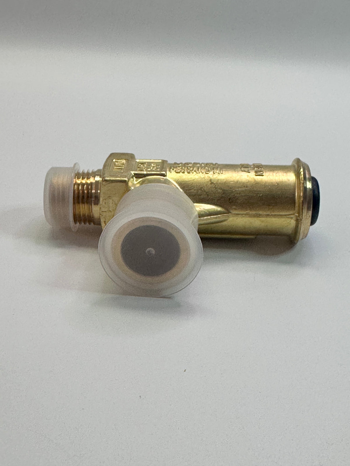 Castel 3060/46C270 Pressure Relief Valve, 1/2" NPT x G 3/4" 27bar