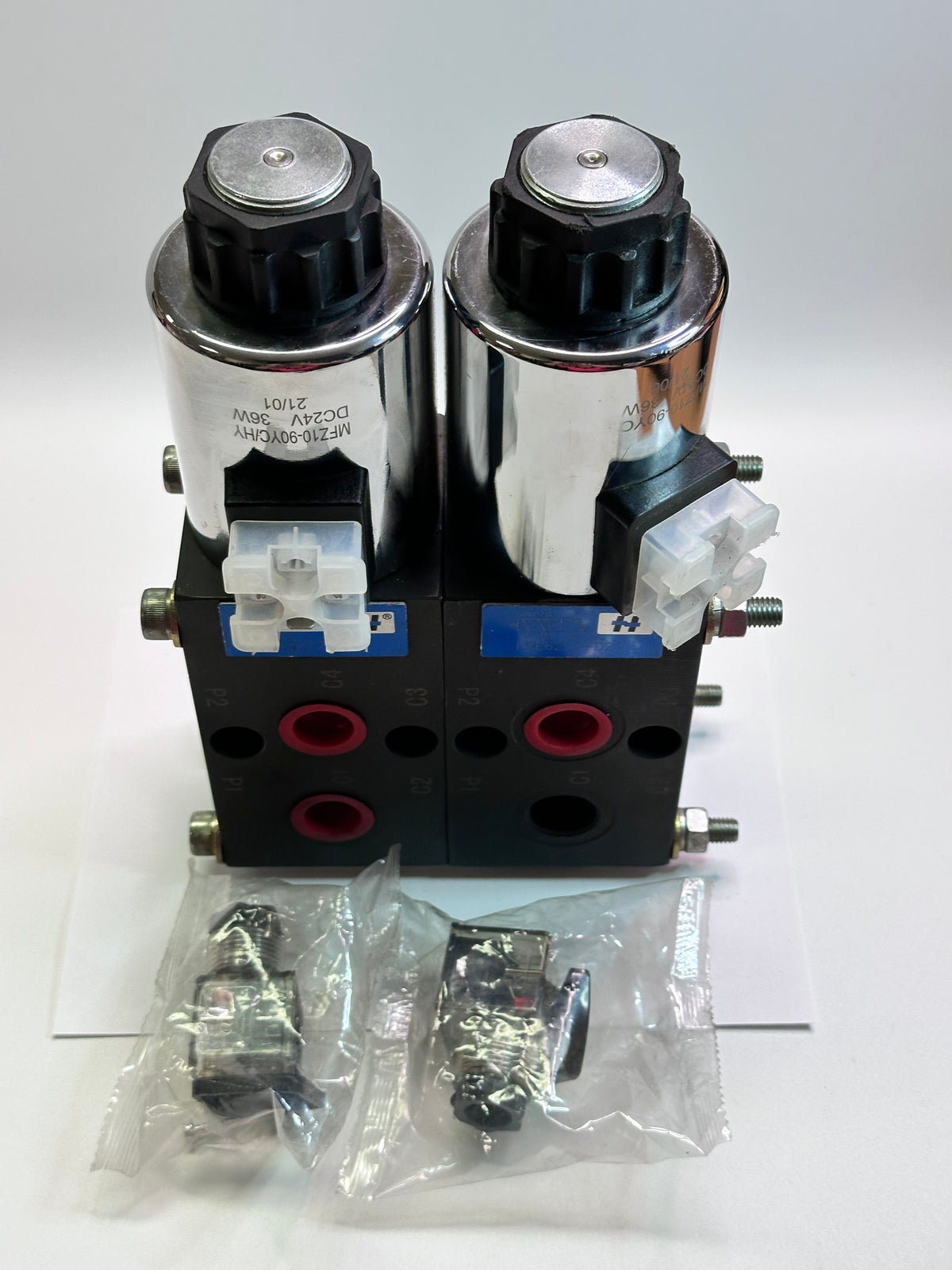 Hydpower HYE6212-D24 Stackable 1/2" BSPP 6 Port Selector Valve – Double Stack