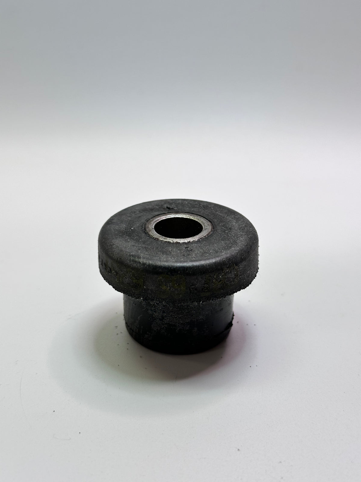 CAT 6S-6251 Mushroom Isolation Mount for Hood and Guard
