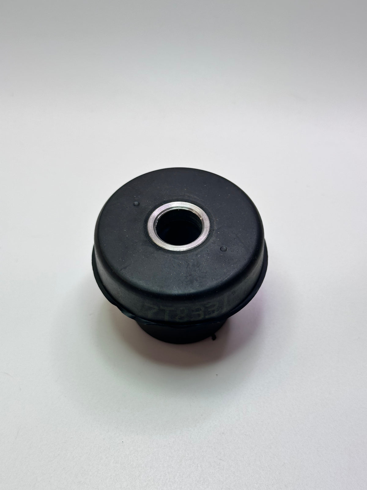 CAT 7T-8331 Mushroom Isolation Mount — 13.5 mm ID