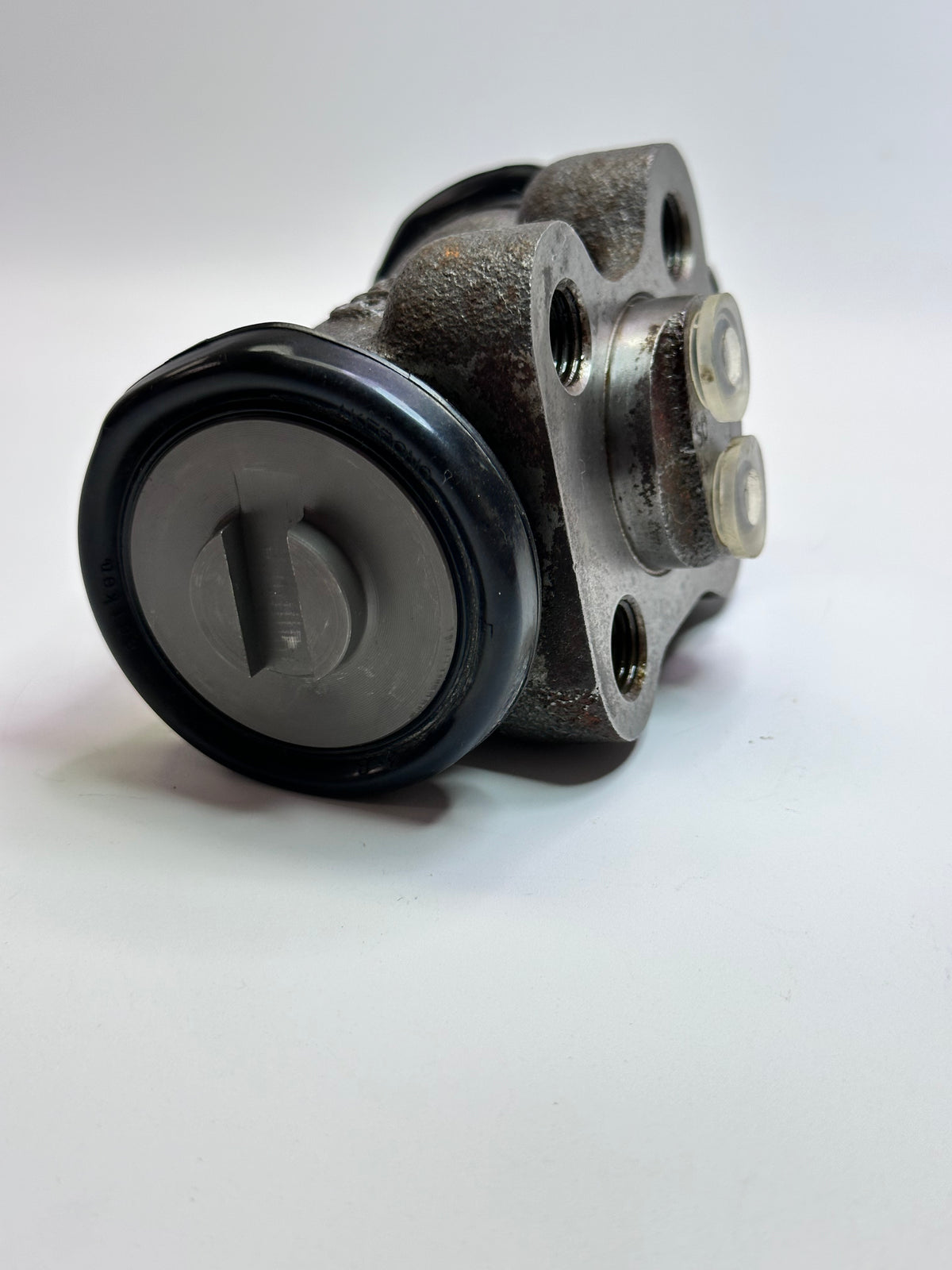 Isuzu 8973322260 Rear Right Brake Wheel Cylinder — NPR / NQR