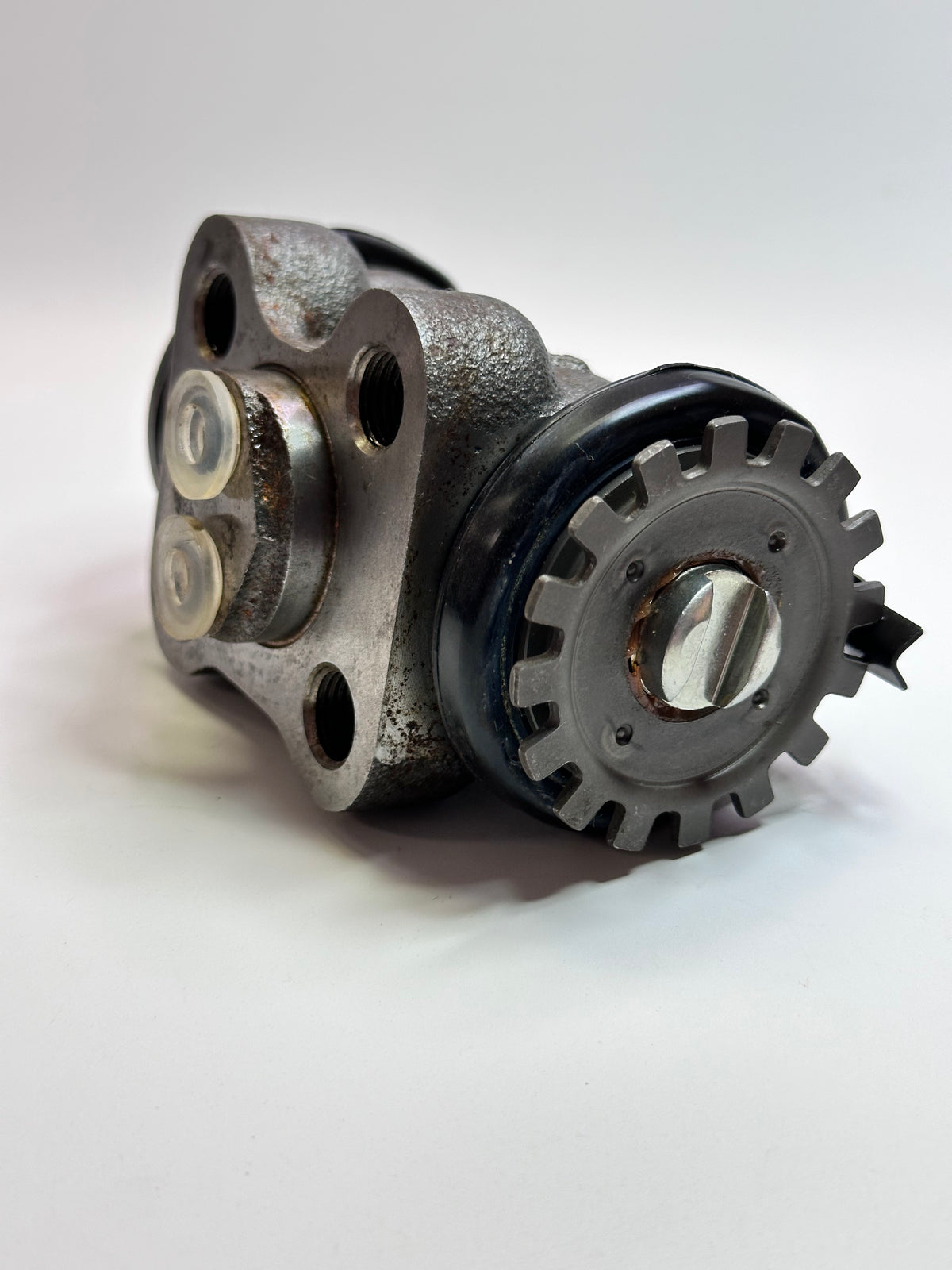 Isuzu 8973322260 Rear Right Brake Wheel Cylinder — NPR / NQR