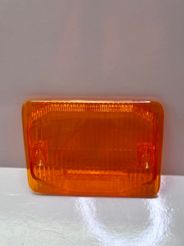 UD Trucks 26090-Z9514 Amber Lens