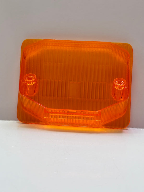 UD Trucks 26090-Z9514 Amber Lens