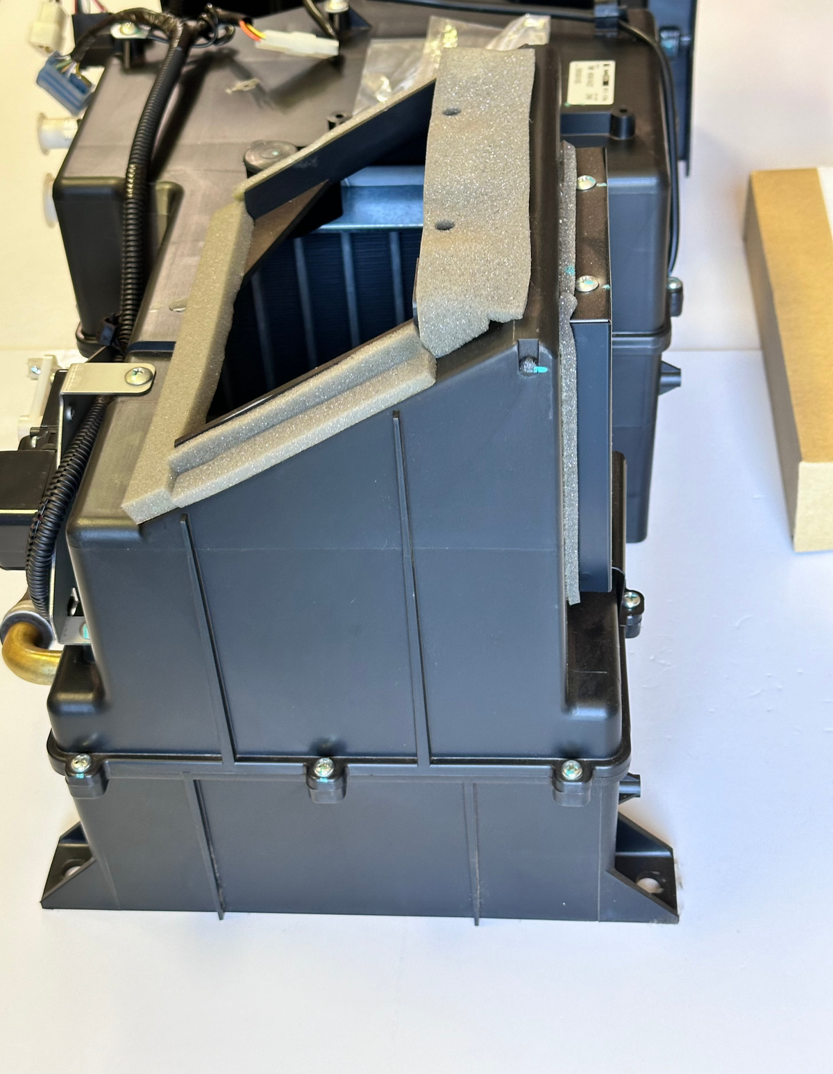 Hitachi 4371482 Upper AC Evaporator Assembly – Sanden TMF-R061A32
