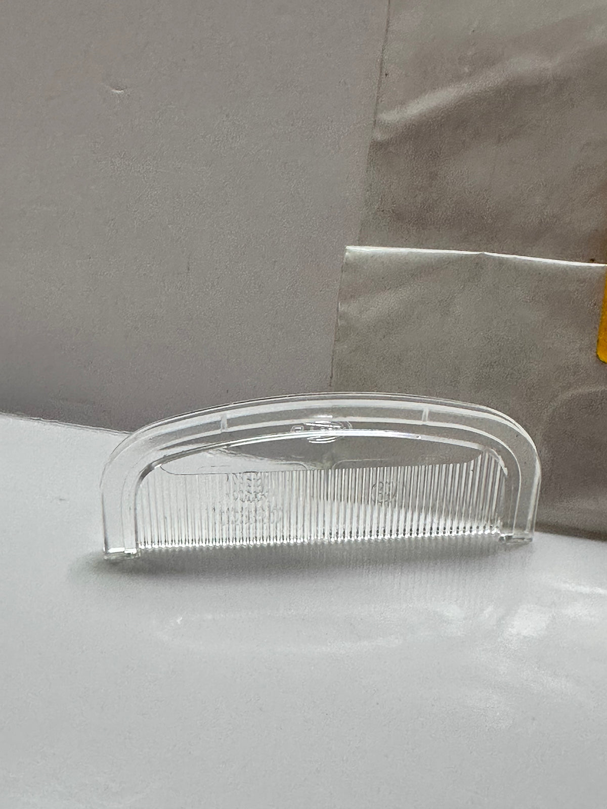 Hella 2.1428.03 Clear Replacement Lens for 2550 License Plate Lamp