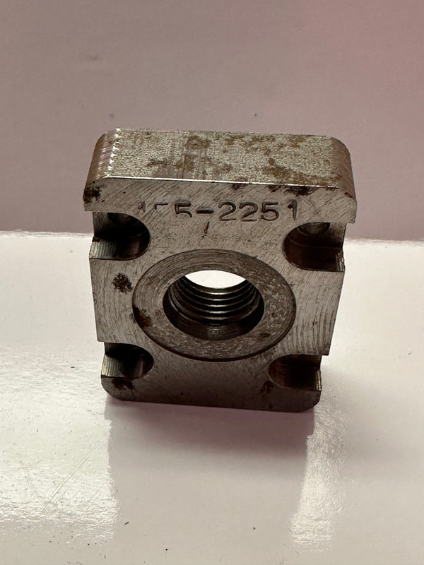 Caterpillar CAT 155-2251 Mounting Plate