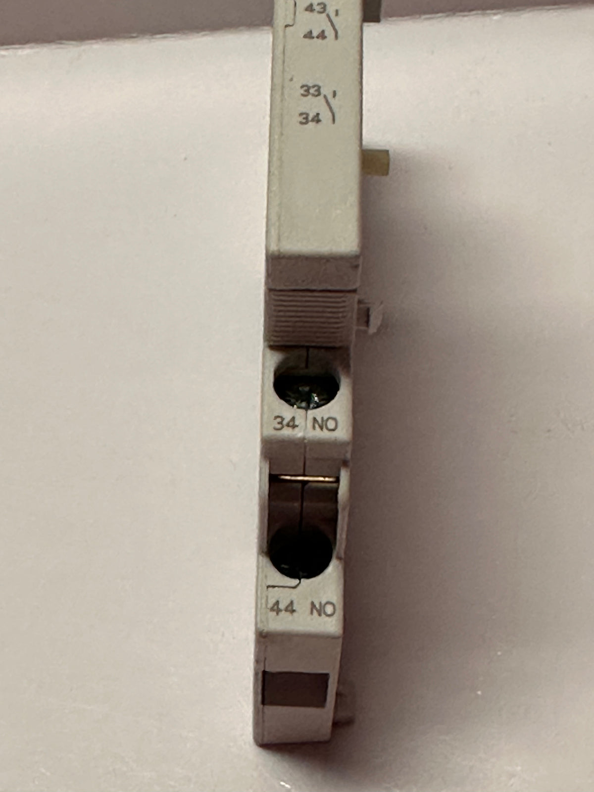 Siemens 3RV1901-1B Side-Mount Auxiliary Switch — 2 NO
