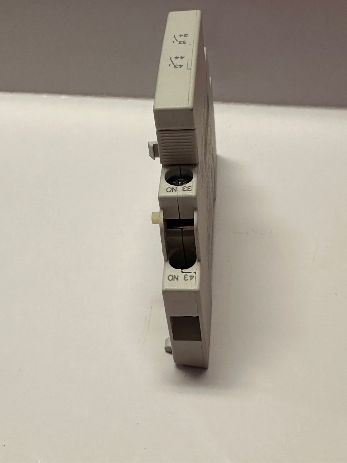 Siemens 3RV1901-1B Side-Mount Auxiliary Switch — 2 NO