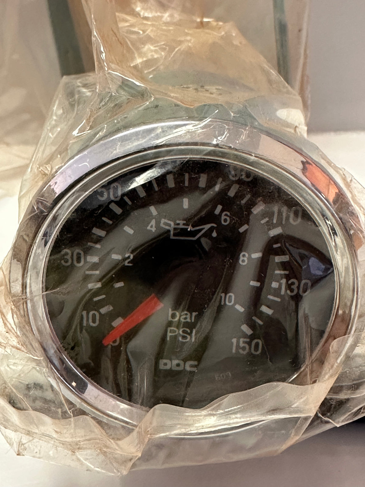 Detroit Diesel 23520721 Oil Pressure Gauge/Chrome