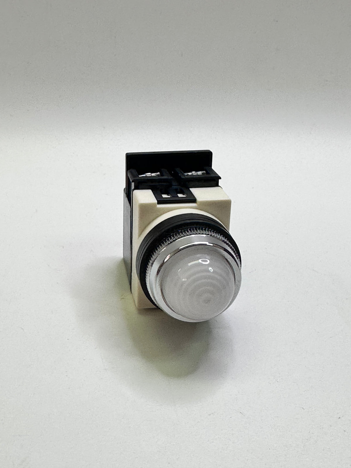 A25 ILT120 Round White Pilot Light with Transformer, AC120/132V, φ25