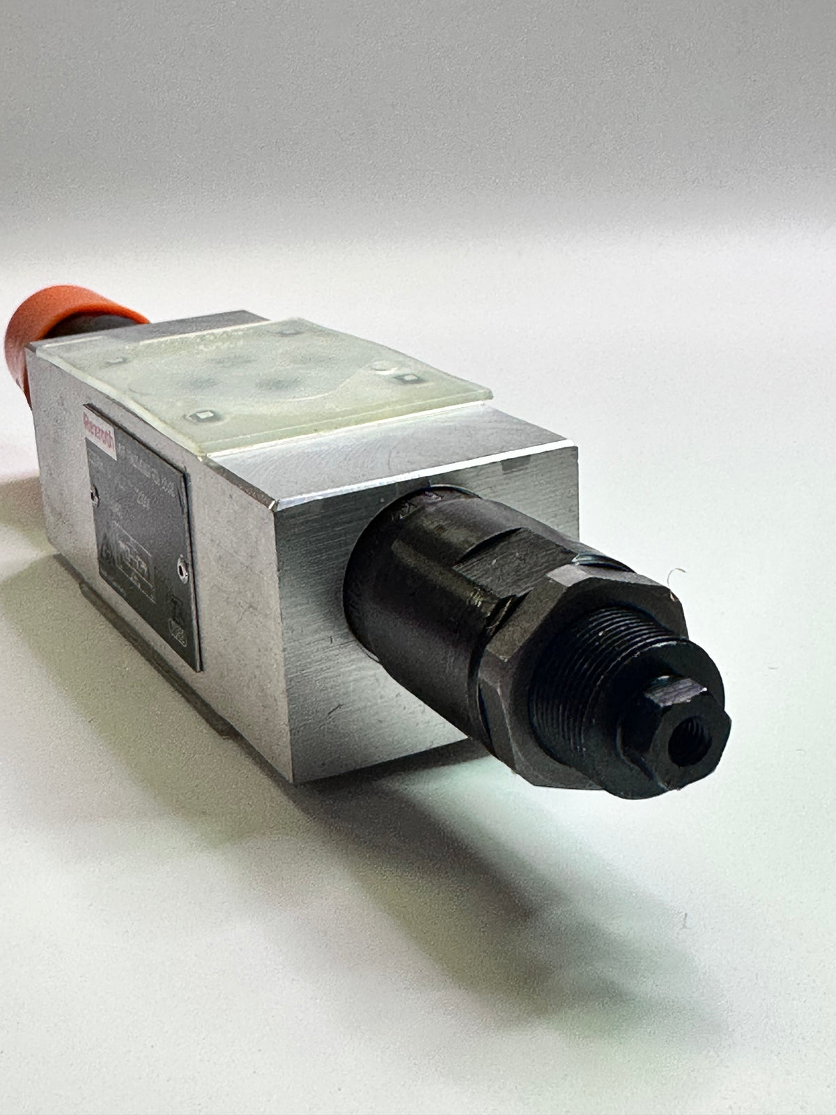 Bosch Rexroth R900565007 Hydraulic Pressure Relief Valve — Z2DBK 6 VC2-11/210V