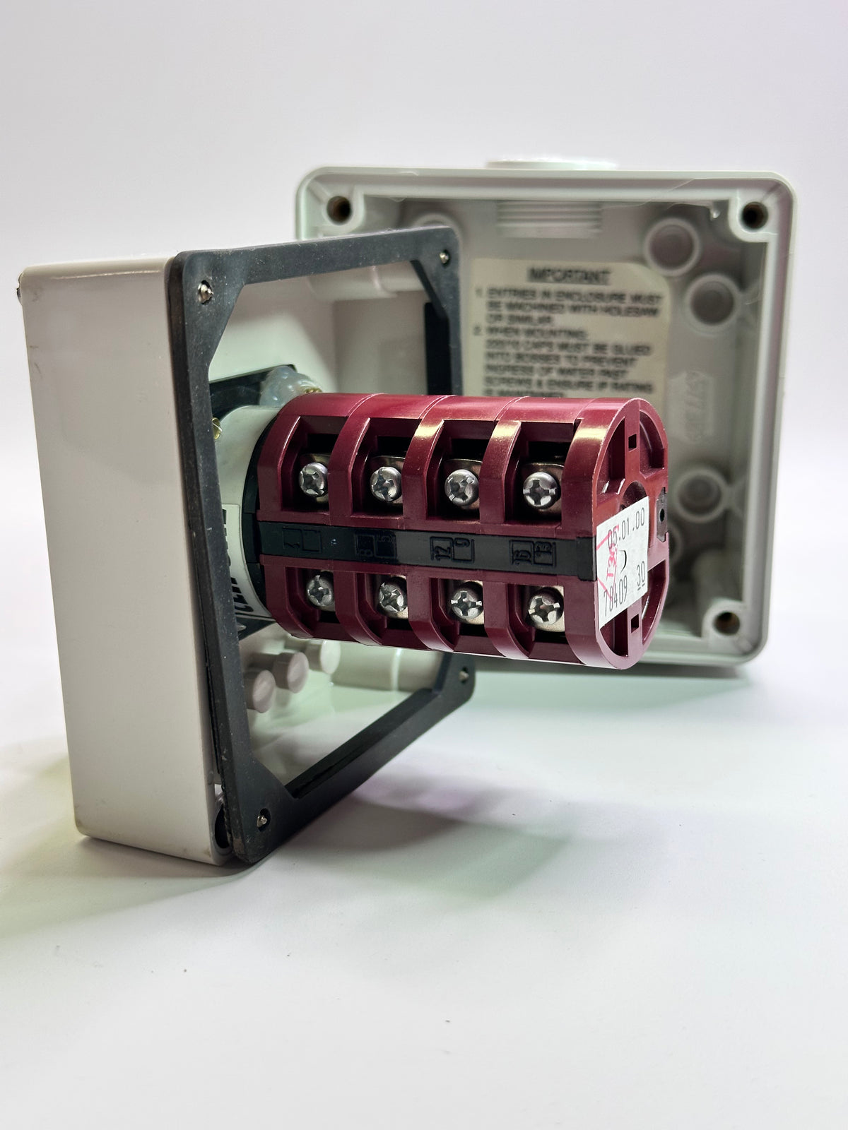 56SW420C0 Four Pole Changeover & Reversing Switch [Grey]