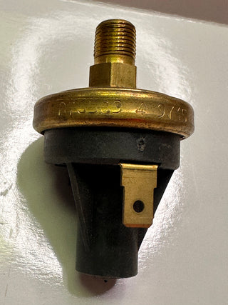 Hobbs 765834 Pressure Switch 4 Psi