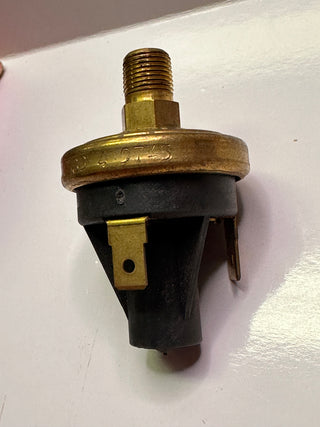 Hobbs 765834 Pressure Switch 4 Psi