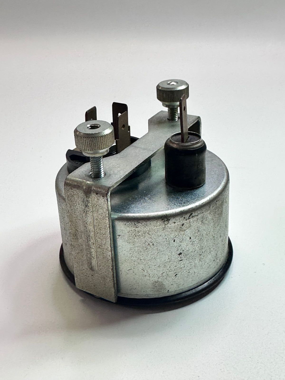 644 060 1025 Oil Pressure Gauge, 24V