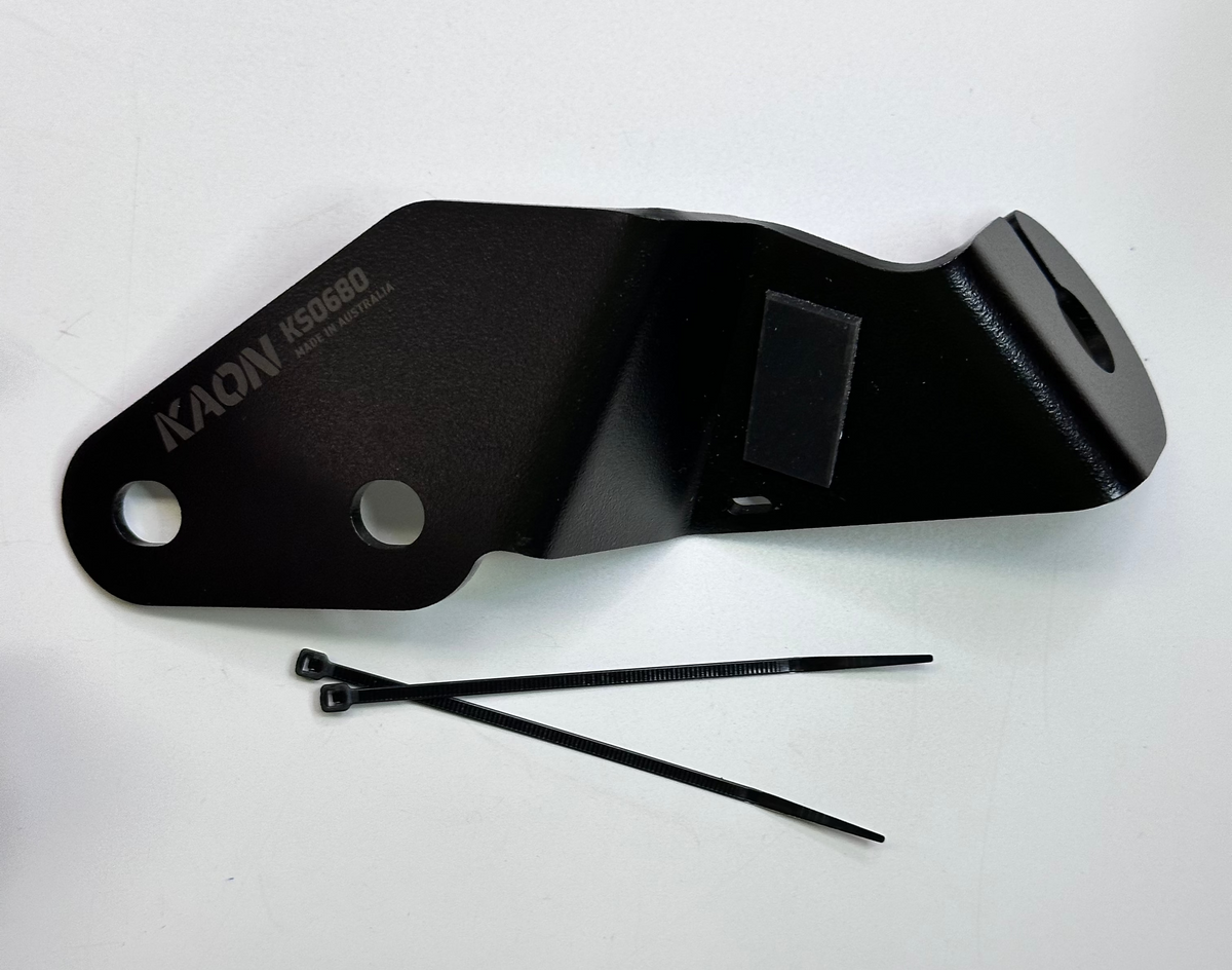 KAON KS0680 Rear Hinge Antenna Mount — Nissan Patrol Y61 GU