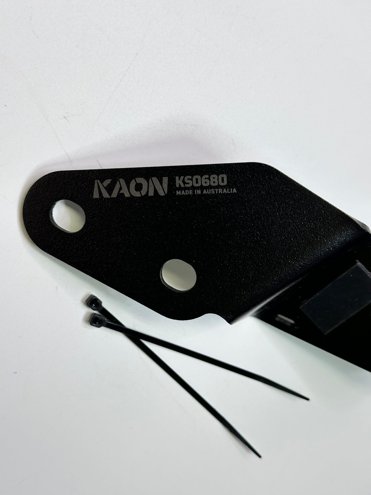 KAON KS0680 Rear Hinge Antenna Mount — Nissan Patrol Y61 GU
