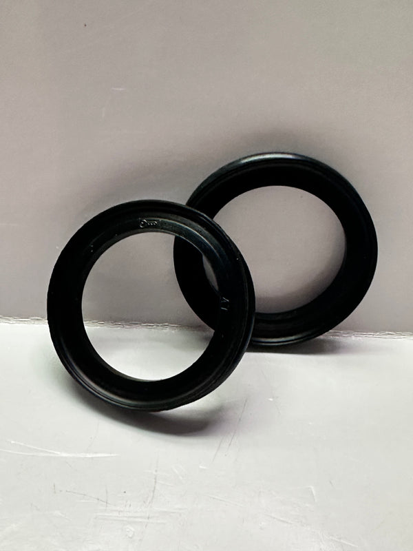 Oil Seal 48525-FK000 Steer Axle Seal for Nissan Forklift 48525FK000