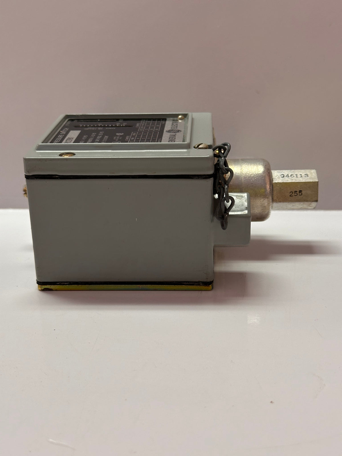 CR127B1 Bellows Actuated Pressure Switch