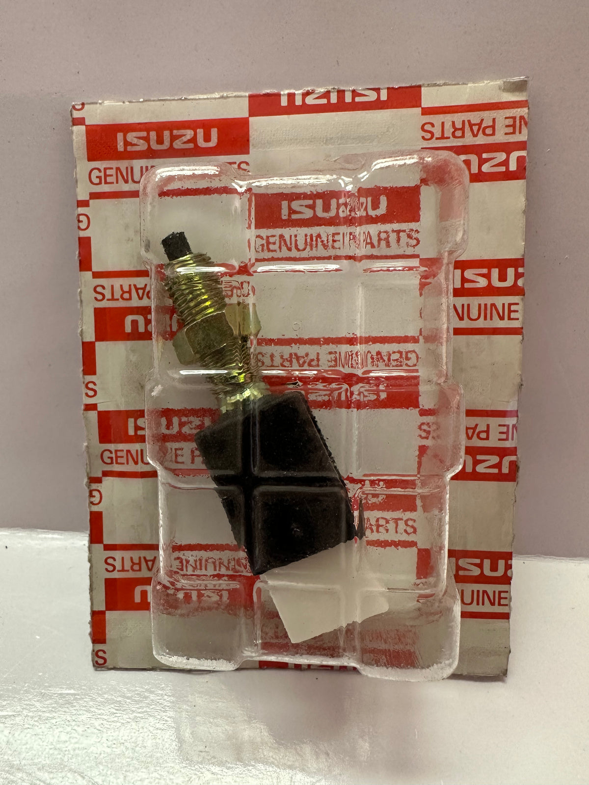 Isuzu 15480001 Stop-Light Switch – Listed Truck Applications
