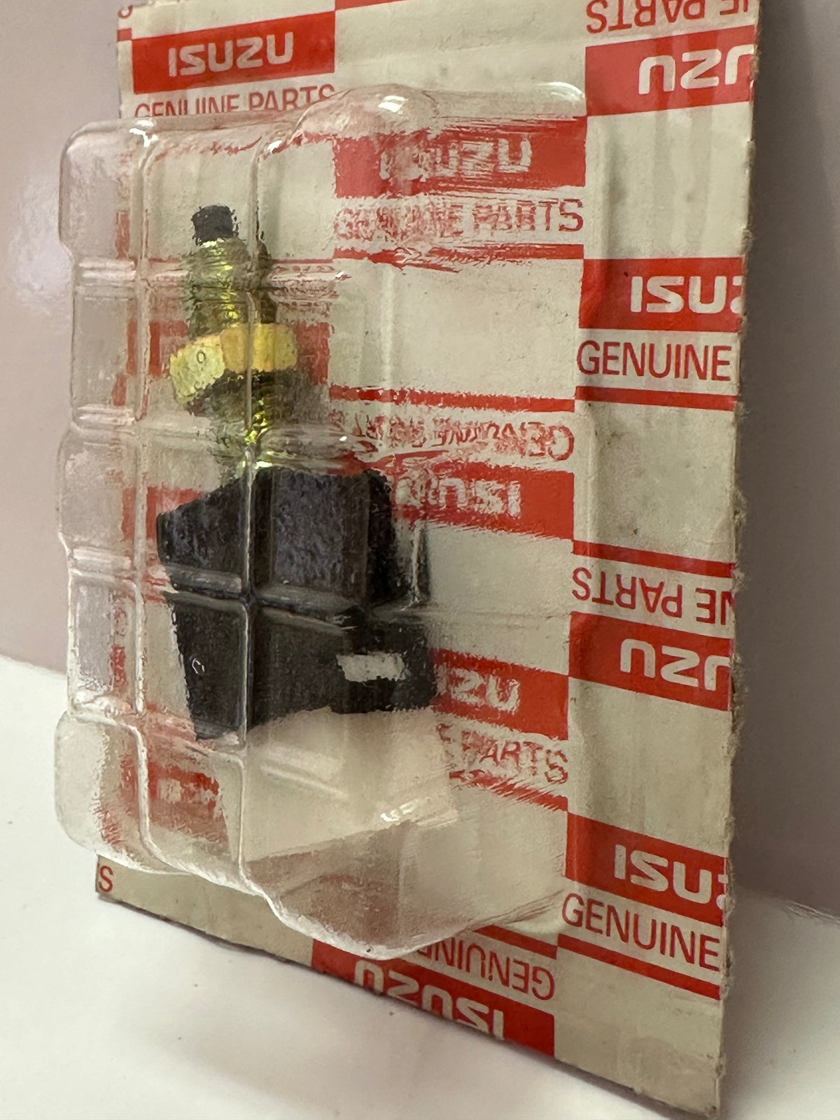 Isuzu 15480001 Stop-Light Switch – Listed Truck Applications