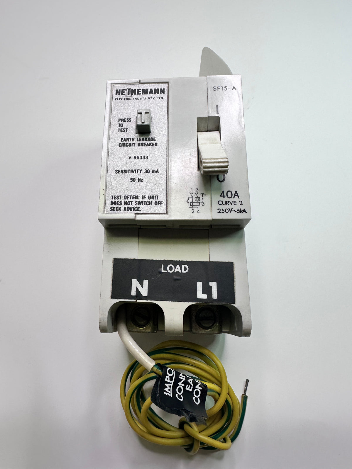 Heinemann SF15A-40 Hydraulic Magnetic Circuit Breaker — 2 Pole, 40A