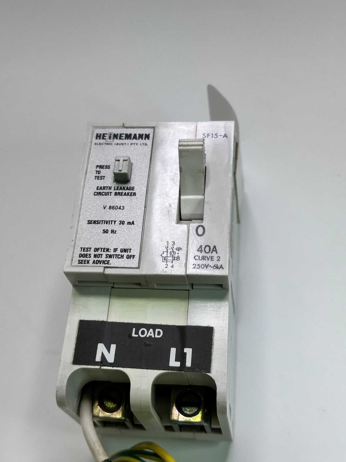Heinemann SF15A-40 Hydraulic Magnetic Circuit Breaker — 2 Pole, 40A