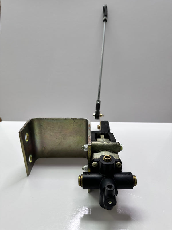 Navistar 3816749C91 Valve, Air Suspension, Leveling H00500NX