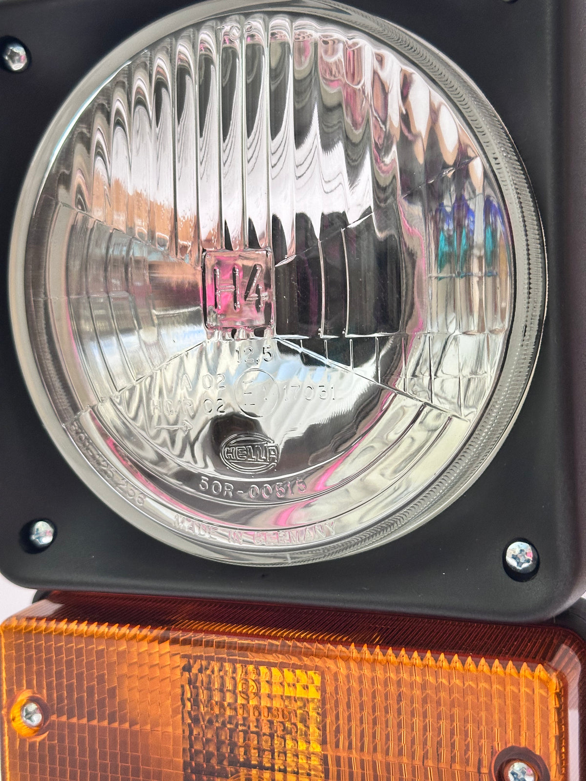Hella 1001 Combination Headlamp/Turn signal Assembly