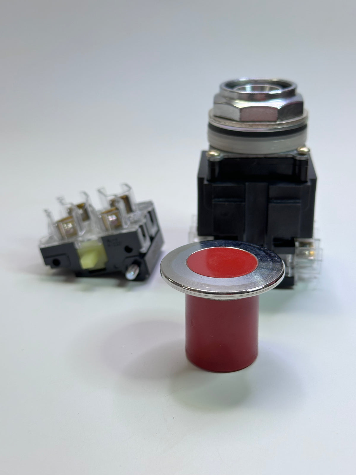 CR104PTY210111 RED Push Button Operator with Contact for Epirco 5540737200