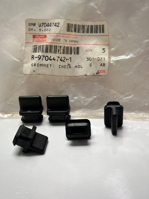 Isuzu 8970447421 NPR Grommet, Brake, bag of 5