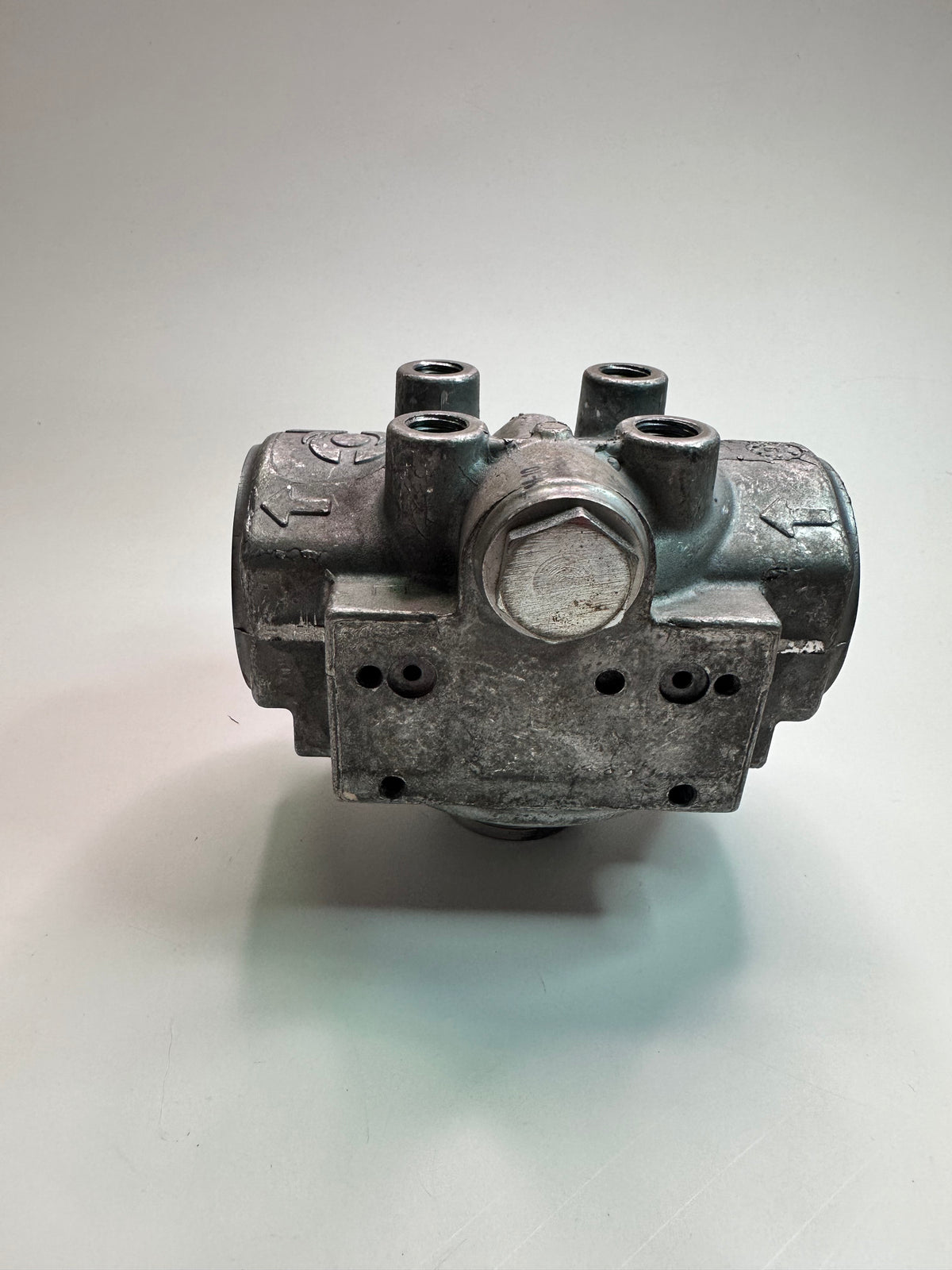 Donaldson P165434 HMK04 Duramax Hydraulic Filter Head - No Bypass