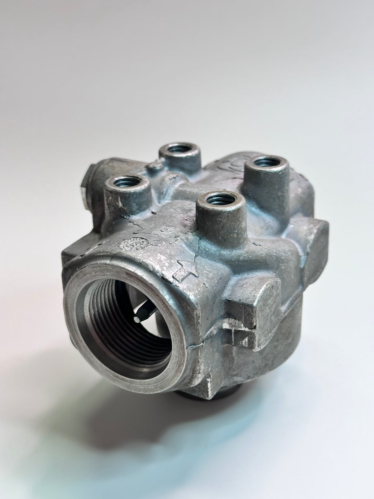 Donaldson P165434 HMK04 Duramax Hydraulic Filter Head - No Bypass