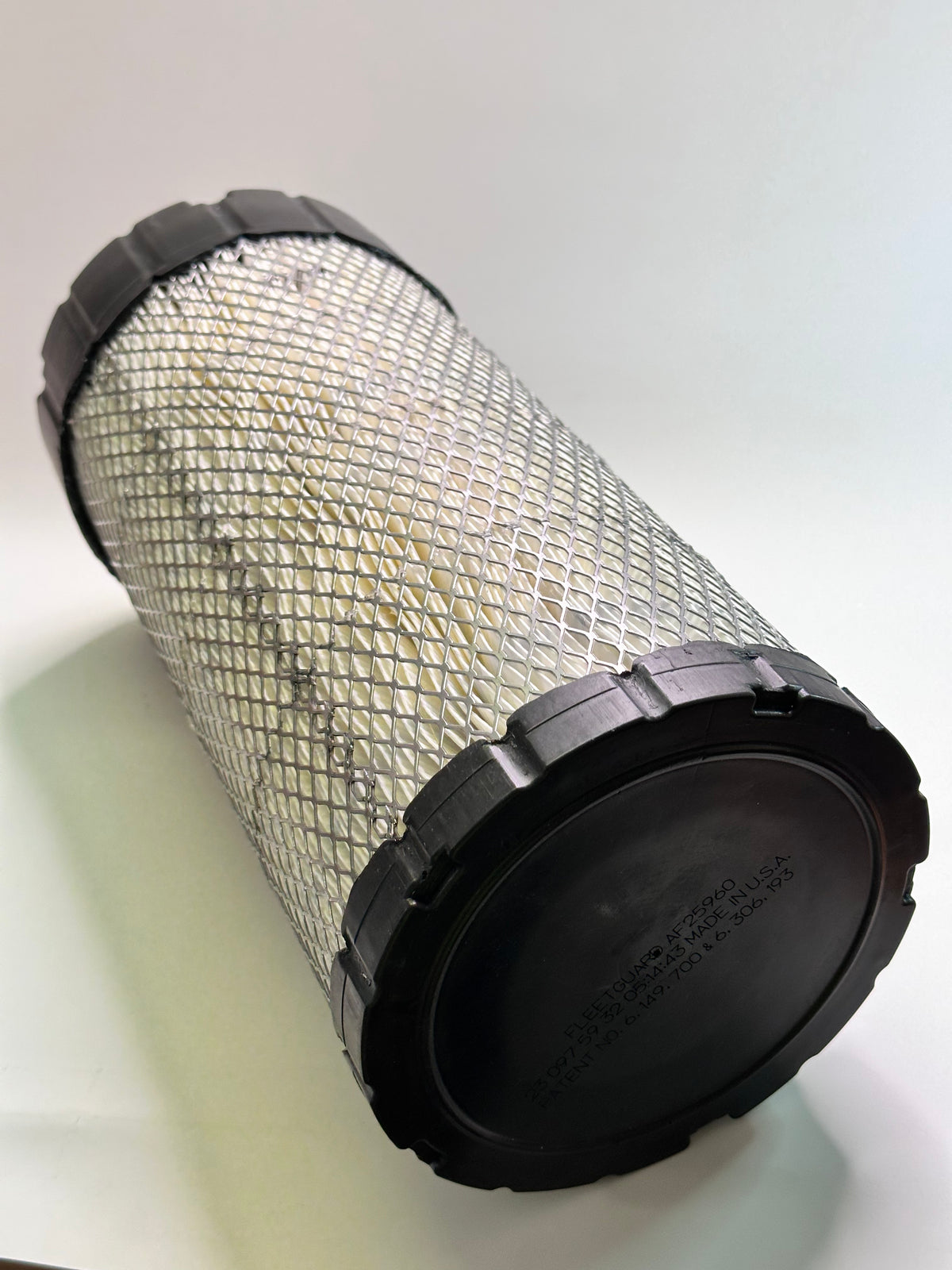 Fleetguard AF25960 Primary Air Filter