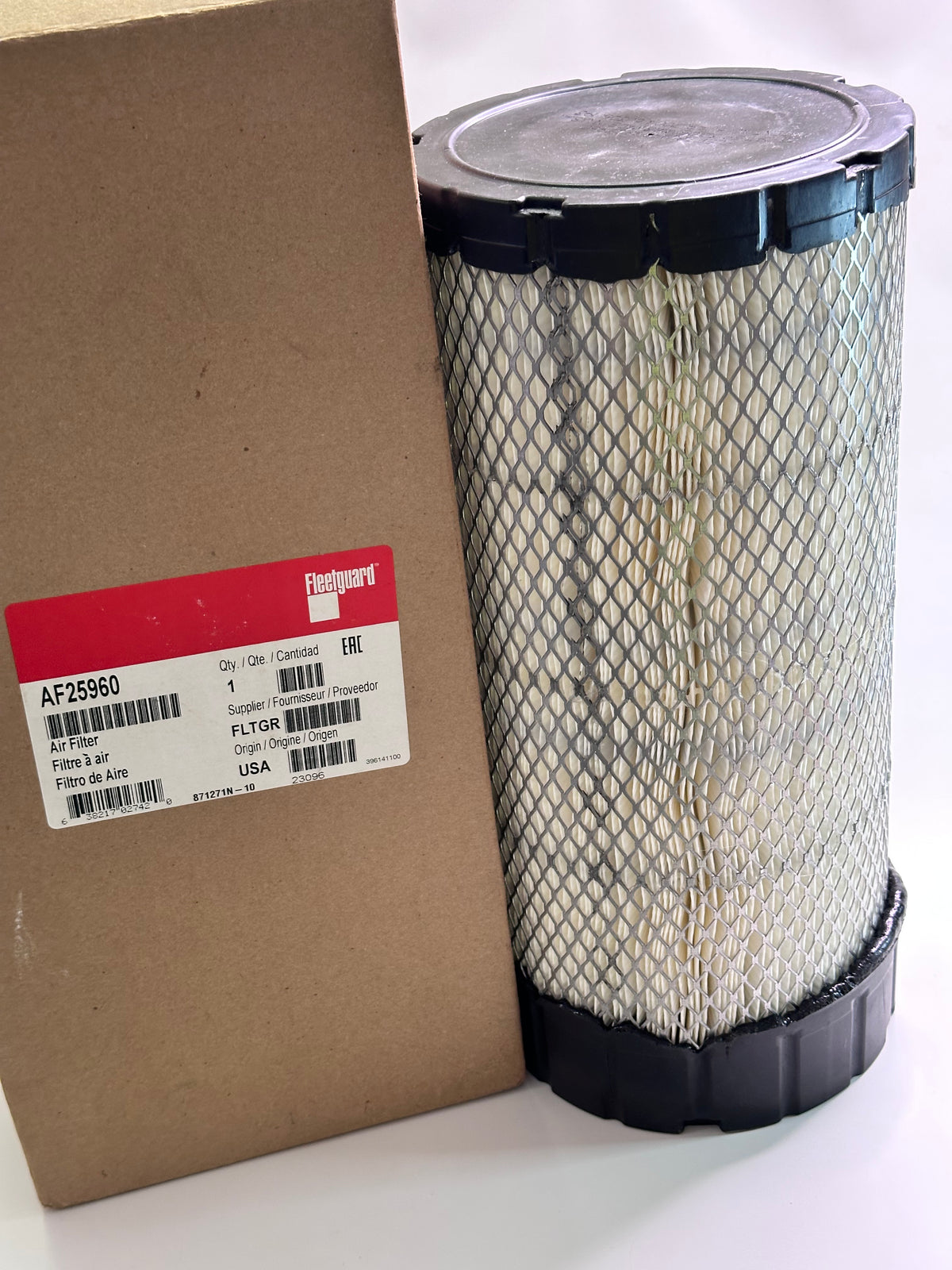 Fleetguard AF25960 Primary Air Filter