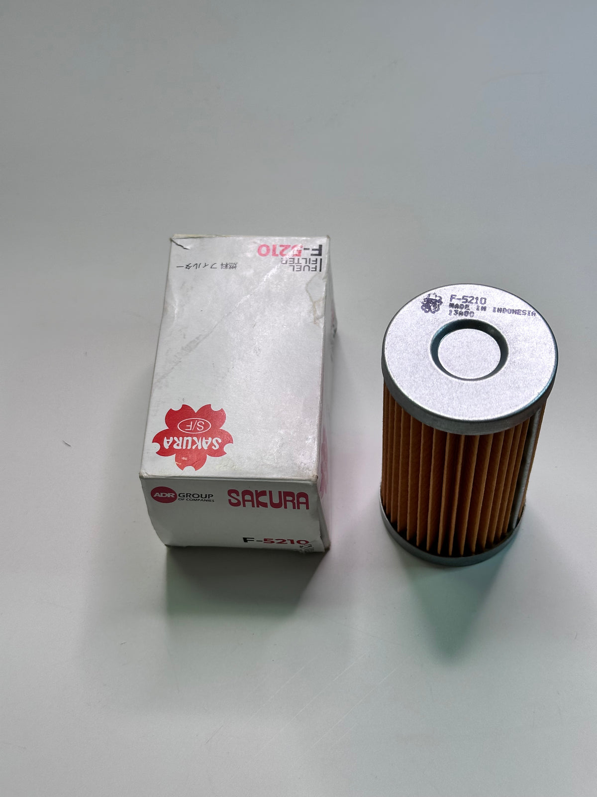 Sakura F-5210 Fuel Filter Element for 15521-43160