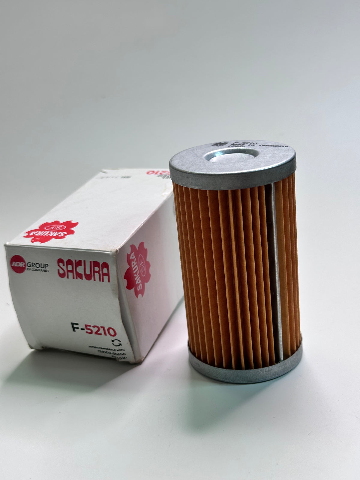 Sakura F-5210 Fuel Filter Element for 15521-43160