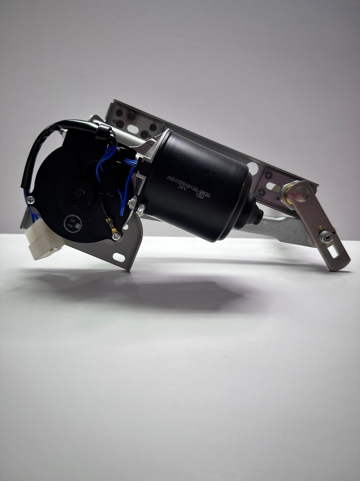 Hitachi 4186354 Excavator Wiper Motor — 24 V