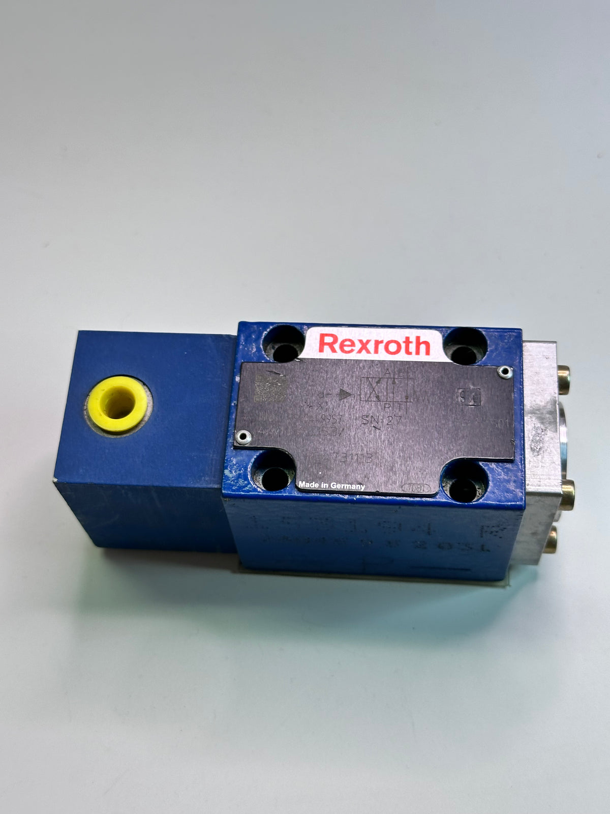 Bosch Rexroth R900449957 Directional Spool Valve – 4WH6D53