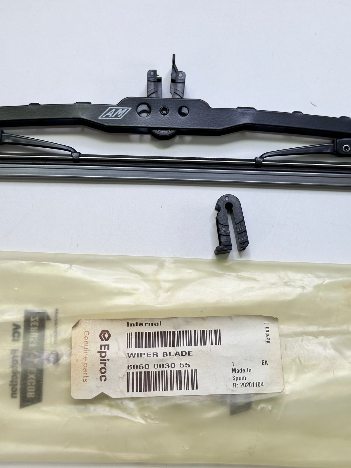 6060 0030 55 Genuine Epiroc Wiper Blade, AM, 450mm