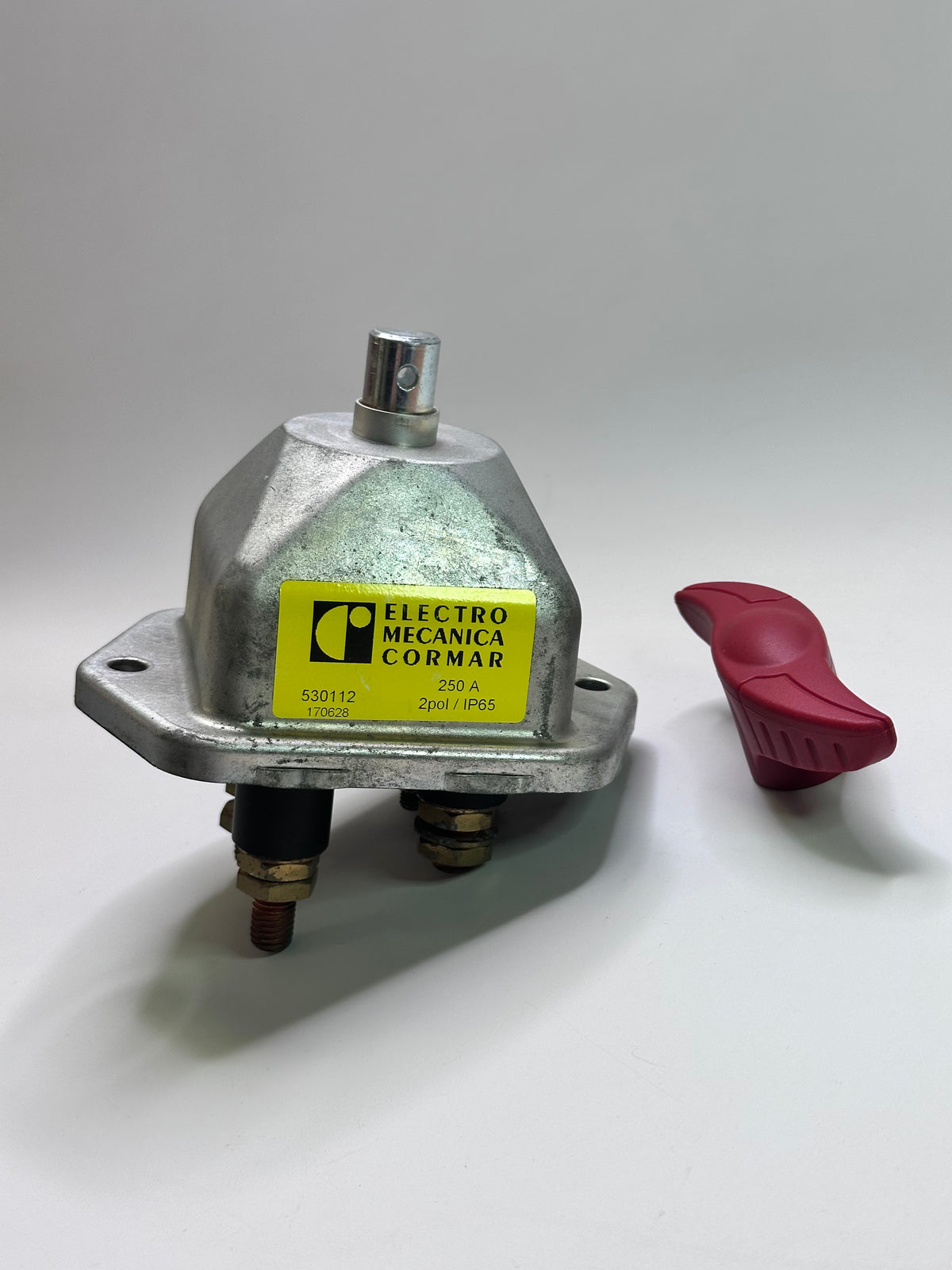 530112 Battery Master Switch, 250A — Handle Pin Missing