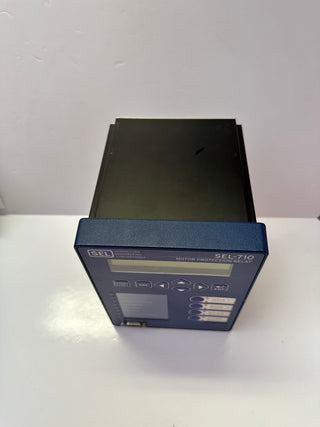 SEL SEL-710 Motor Protection Relay P/N: 071001DCD1D71810200
