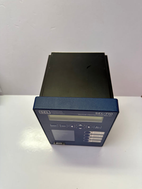 SEL SEL-710 Motor Protection Relay P/N: 071001DCD1D71810200
