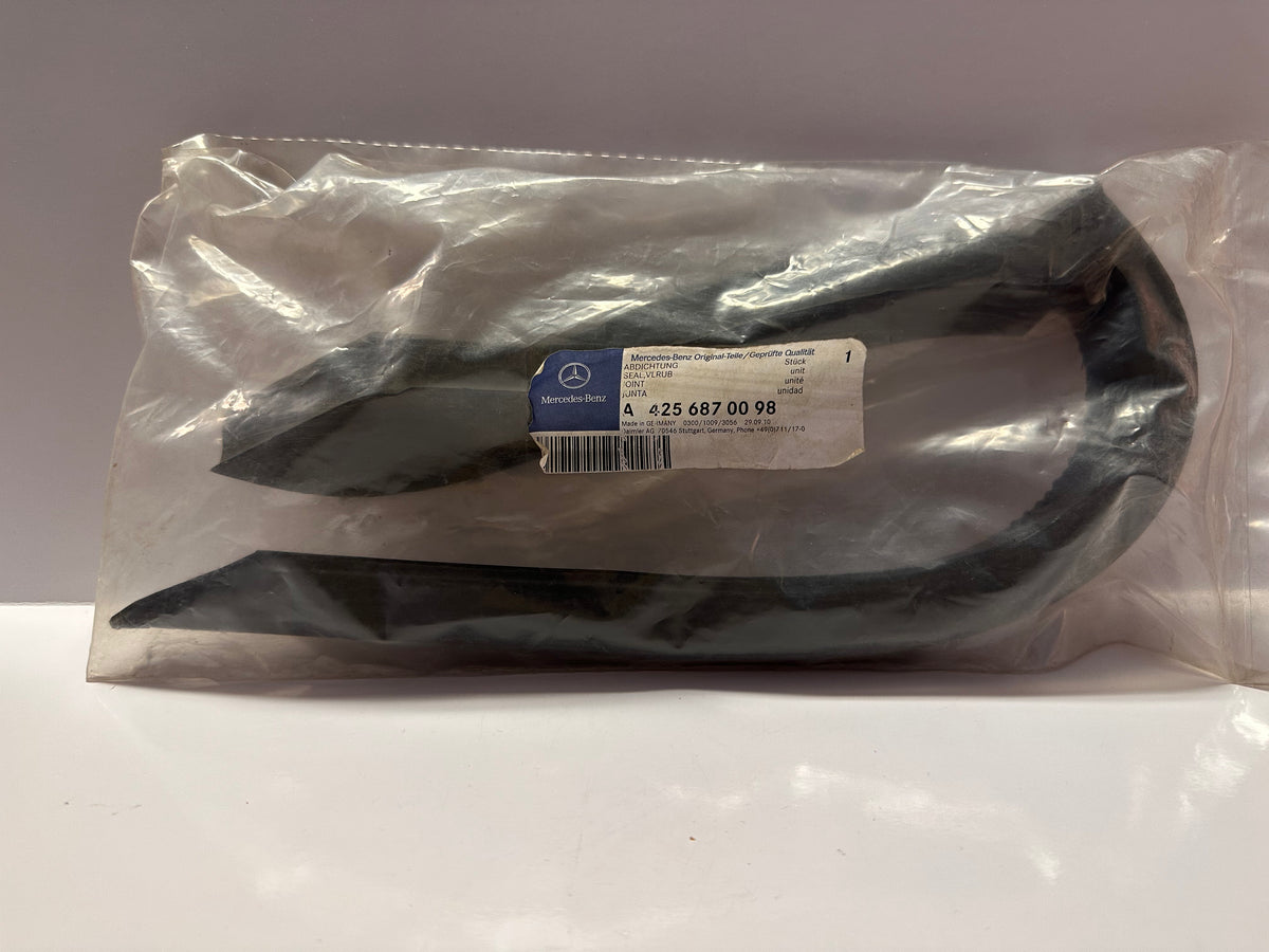 Mercedes-Benz A4256870098 Seal