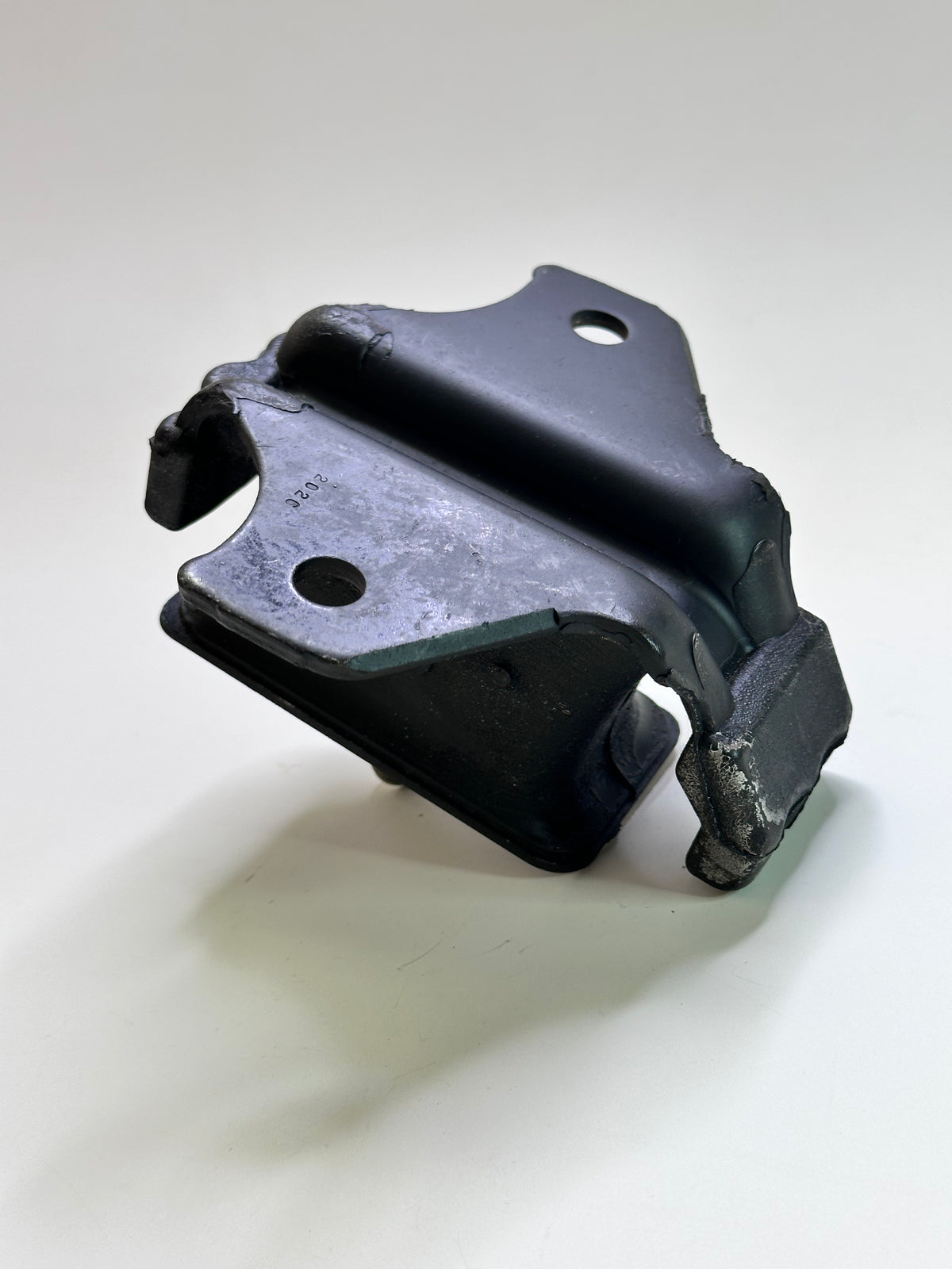 Toyota 12361-0L020 Engine Mounting Isolator