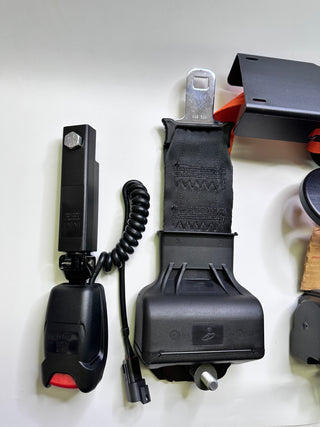 384-3902 Retractable Seat Belt Kit, LH, 3 Point - Genuine CAT part