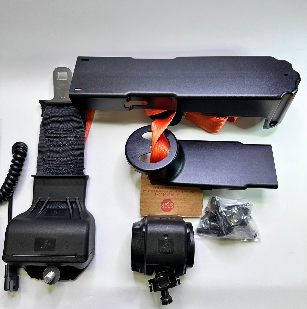 384-3902 Retractable Seat Belt Kit, LH, 3 Point - Genuine CAT part