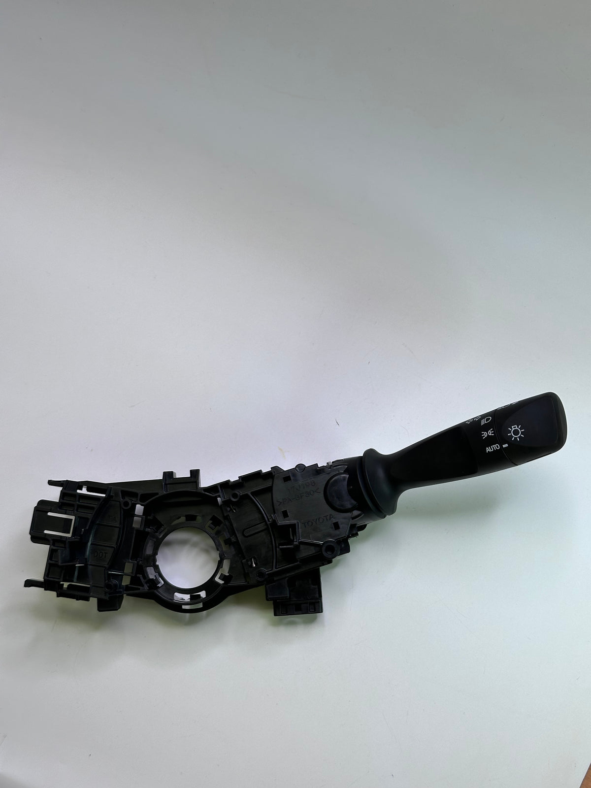Toyota 84140-0K600 Genuine Hilux Headlight Combination Switch