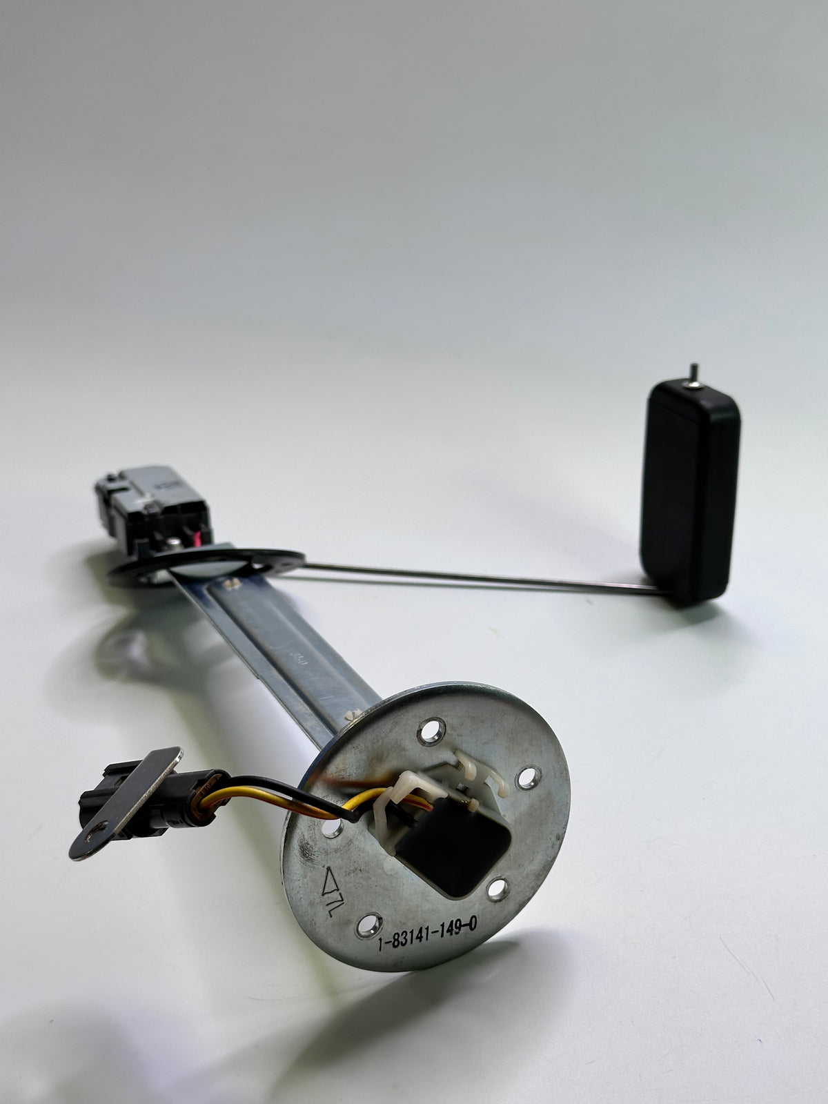 Isuzu 1831411490 Fuel Tank Sender Unit